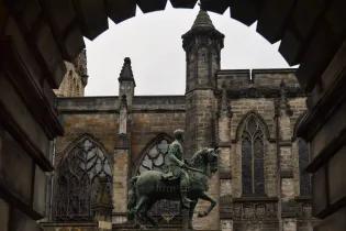 St. Giles' Cathedral through an archway